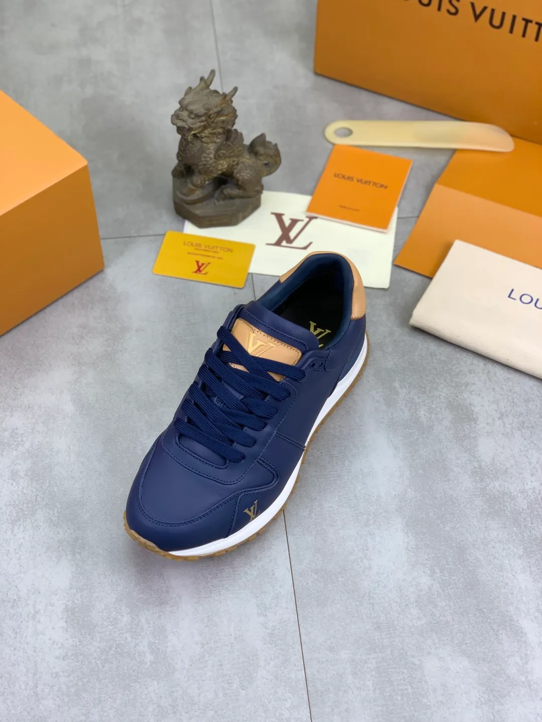 Men's men's shoes 💰P680 new style 💶[LOUIS VUITTON] (original order) new style 🍀LV Louis Vuitton * - top version of LV classic trendy shoes! Made of imported original cowhide and water-dyed cowhide lining. The latest original wear-resistant rubber combination outsole! High quality products! Multiple colors available, code number: 39-45 (38 46 customized)